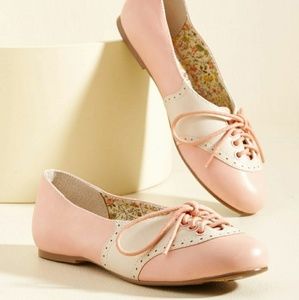 Bettie Page Modcloth Oxford Pin up Retro Flats